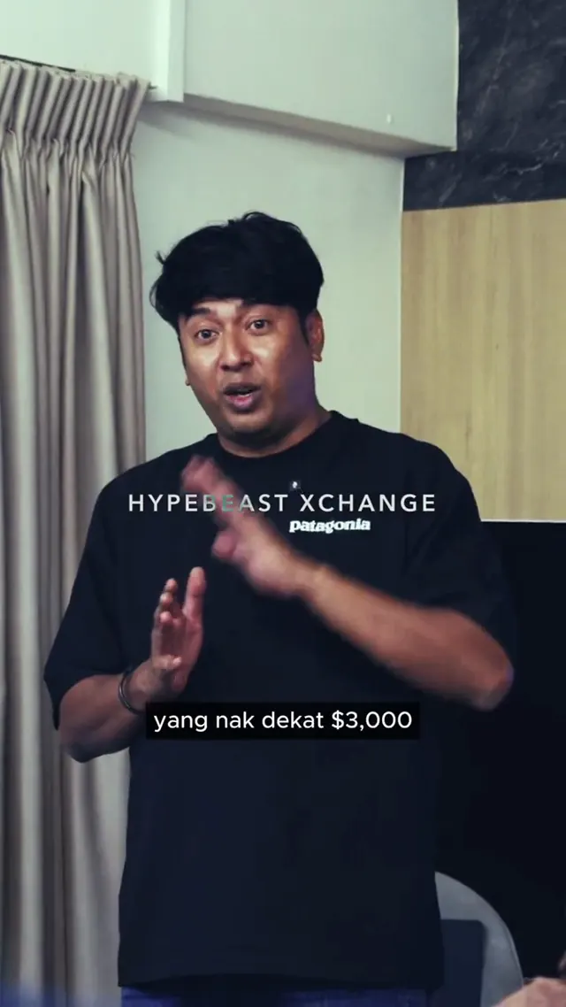 Izzan speaking to a studio about paid courses